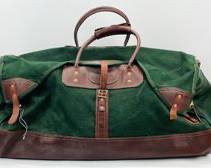Fantastic DULUTH TRADING COMPANY Large Sportsman Green Duffel US Made Safari Week End Bag Canvas and Leather
