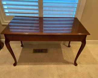 Mahogany Cabaret Table