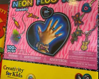 Shriniky Kinks Jewelry Set