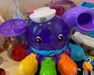 Leap Frog PeakAShoe Talking Octopus Baby Toy 