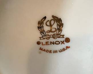 Lenox Ginger Jar Flower Pattern 
