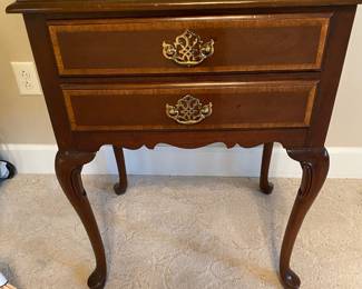 1990s Hickory Furniture American Masterpiece Collection Mahogany Side Table