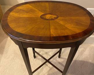 Oval Inlaid Mahogany Side Table with Shell Motif