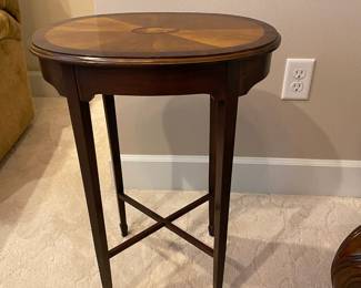 Oval Inlaid Mahogany Side Table with Shell Motif