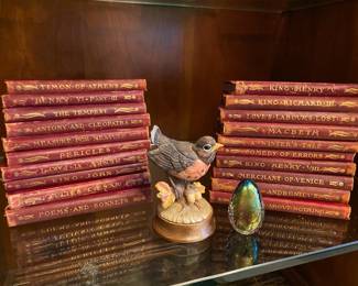 20 Volume William Shakespeare Collection, Josef Originals Porcelain Robin Figurine, Iridescent Glass Egg