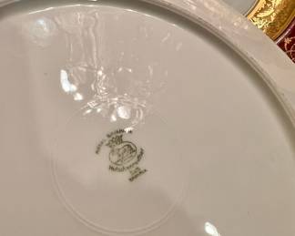 Royal Bavarian Hutschenreuthner Gold/Red Dinner Plate Set