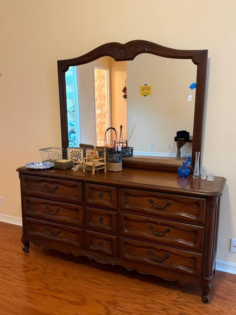 Coins, Antiques and More in Gainesville, FL starts on 1/8/2024