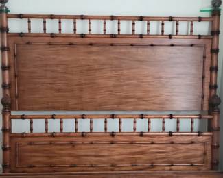 Queen bed 