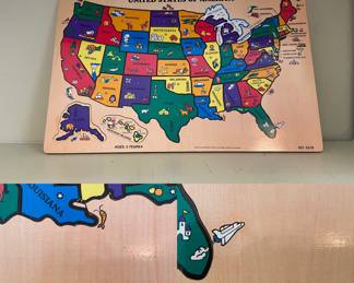 #2578 Small World Toys 1996 Wooden USA Puzzle