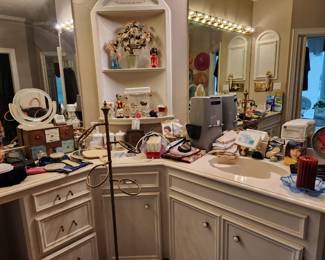 Personal Items - Towel Rack 