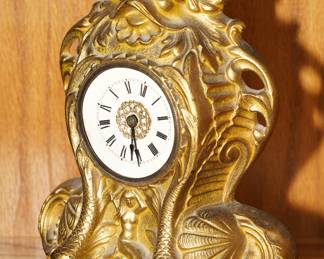 Vintage Waterbury Rococo 19th century gold gilt clock