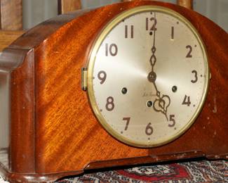 Seth Thomas Simsbury mantle clock