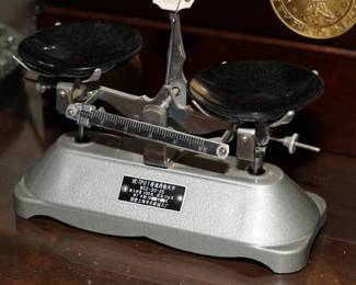 Jeweler's scale