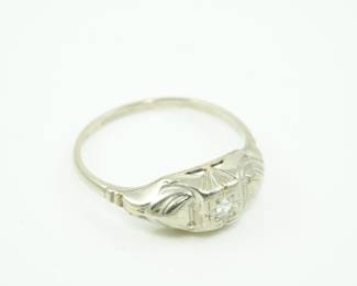 Antique white gold & diamond ring