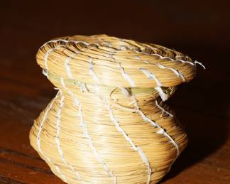 Vintage pine needle basket with lid