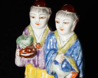 Double figure snuff bottle