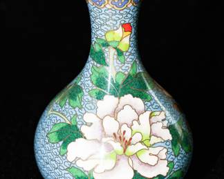 Floral cloisonne vase