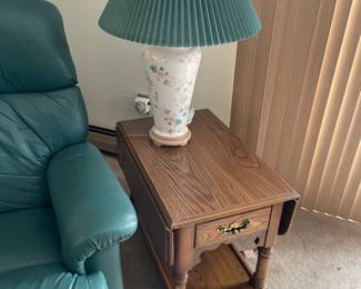 . . . cute lamp and end table