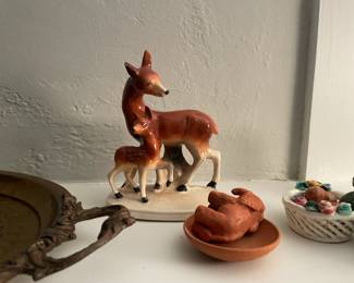 . . . cute doe and fawn figure