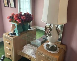 . . . love this mid-century vanity -- it has a matching chair/stool