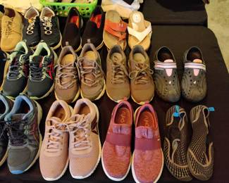 "HUGE" Amount of ladies shoes 7-7 1/2