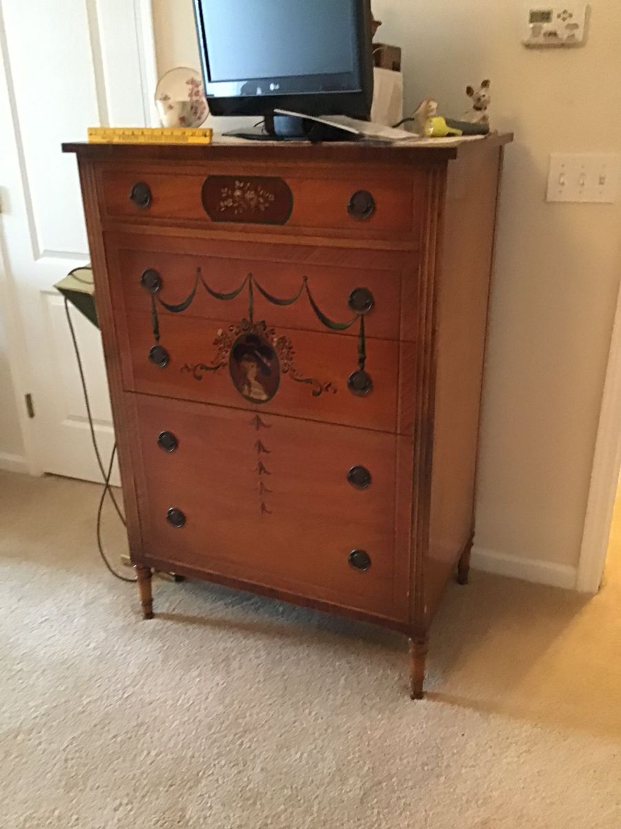 The Orinoco Furniture Co Columbus Indiana chest of drawers part of 3 piece set. in wonderful condition.