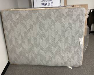 Simmons Hybrid Deep Sleep Queen Mattress