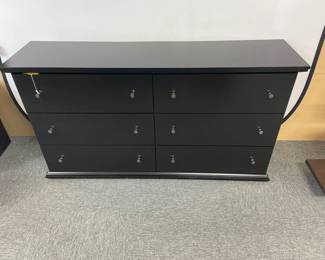 Ashley Furniture Maribal (6) Drawer Dresser