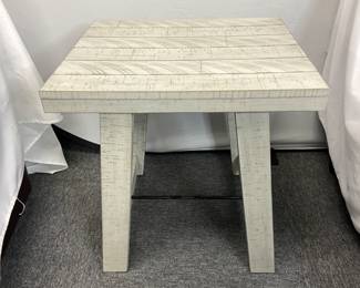 Ashley Furniture Carynhurst End Table