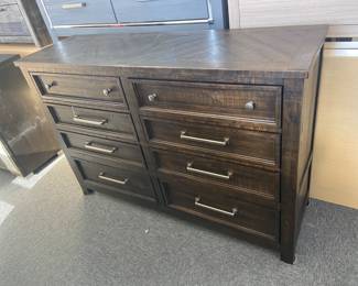 Ashley Furniture Hillcott (8) Drawer Dresser