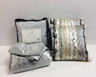Ashley Maryam Queen Coverlet Set and Decorativve Pillows