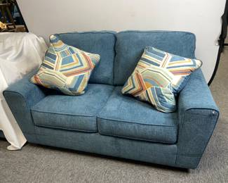 Ashley Furniture Cashton Loveseat