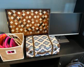 Large serving tray; HP monitor; fun travel case.