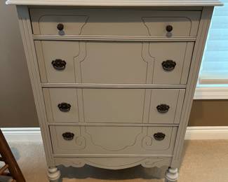 Vintage dresser, painted (gray).