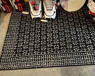 5’ x 3’ rug.