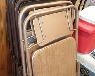 FOLDING CHAIR