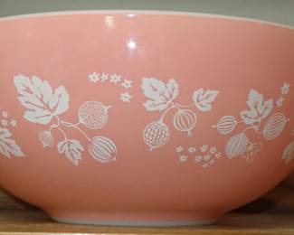 PINK PYREX CINDERELLA BOWL