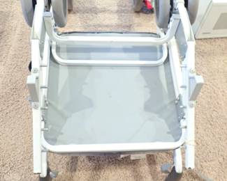 FOLDING WHEELCHAIR