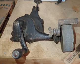 HAND CRANK GRINDER