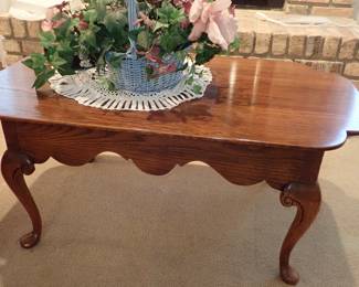 COFFEE TABLE CURVED LEGS