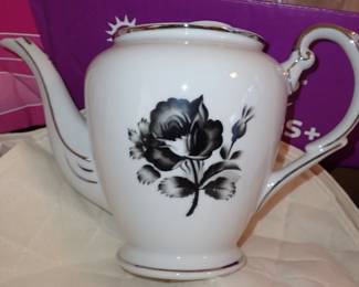 LARGE SET BLACK ROSE CHINA / ICHINA - JAPAN