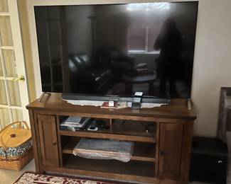 Excellent 60 “television and stand