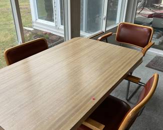 Darling table and 4 vintage chairs