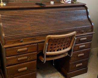 Roll top desk