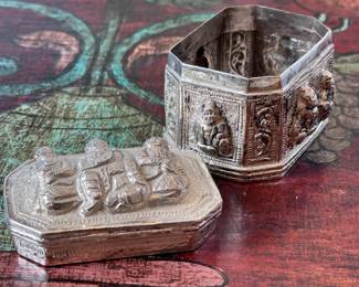 Vintage Burmese Silver Betel Box Trinket Box	2in H	113028
