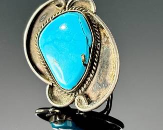 Vintage Navajo Turquoise Silver Ring SZ: 6.5 Native American Pawn	Size: 6.5 Centerpiece:37x28mm	112008