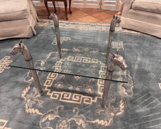 Moroccan Horse Head Post End Table	23x30x30in	113088