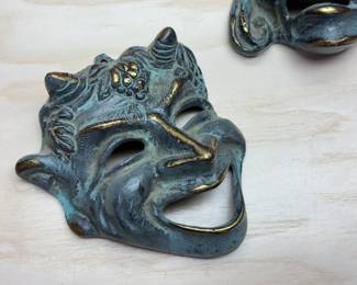 2pc Bronze Greek Wall Masks Theater Comedy Tragedy	4.5x4x2in	113065
