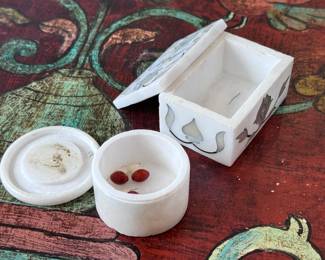 2pc Marble Mother of Pearl Inlay Trinket Boxes	Largest: 1.25x2.5x1.5in	113043
