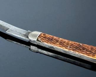Vintage Schrade M2 Paratrooper Knife Auto No Bail	Closed: 4.9in Open: 8.65in Blade: 3.7in	124125